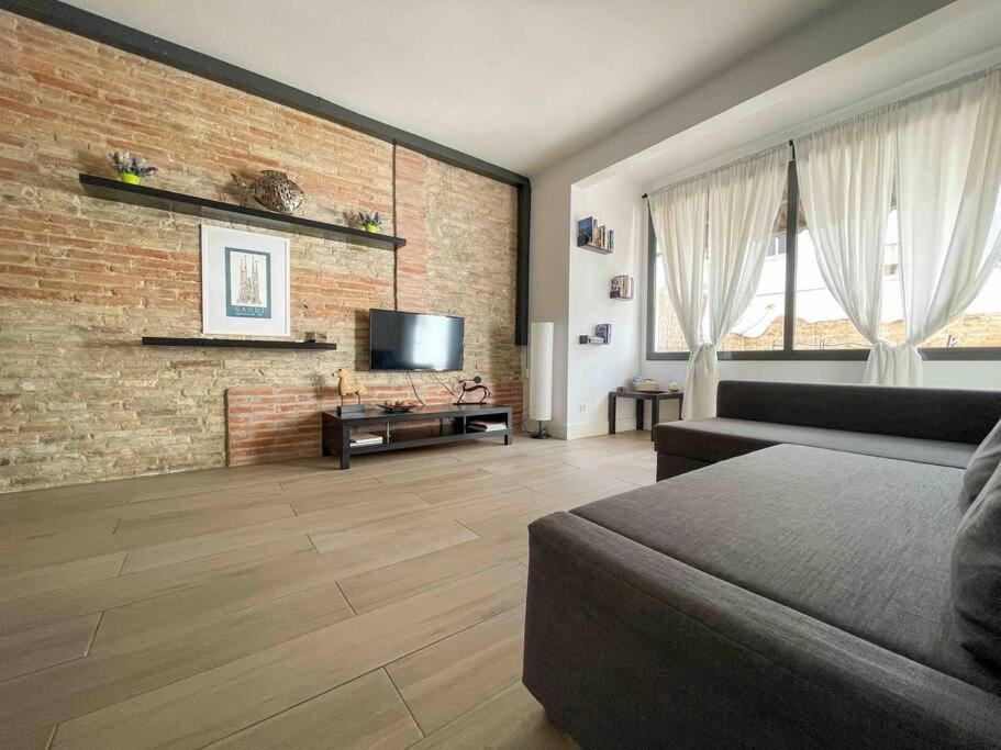 @hostourist Bcn Fira Granvia Plaza Europa-justicia * L'Hospitalet de Llobregat